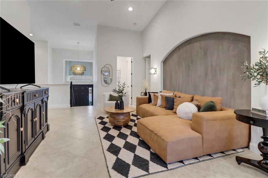 LITTLE HICKORY SHORES - Residential