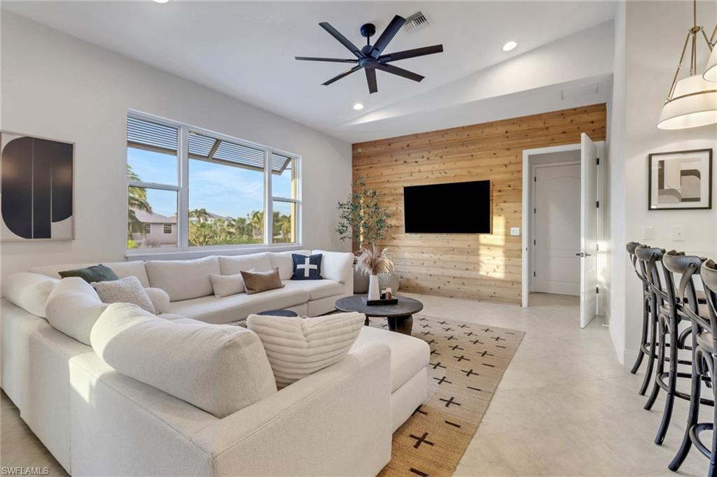 LITTLE HICKORY SHORES - Residential