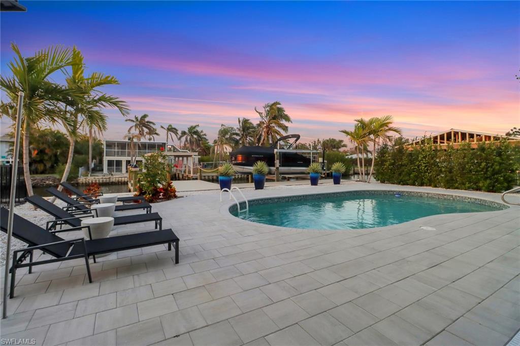 LITTLE HICKORY SHORES - Residential