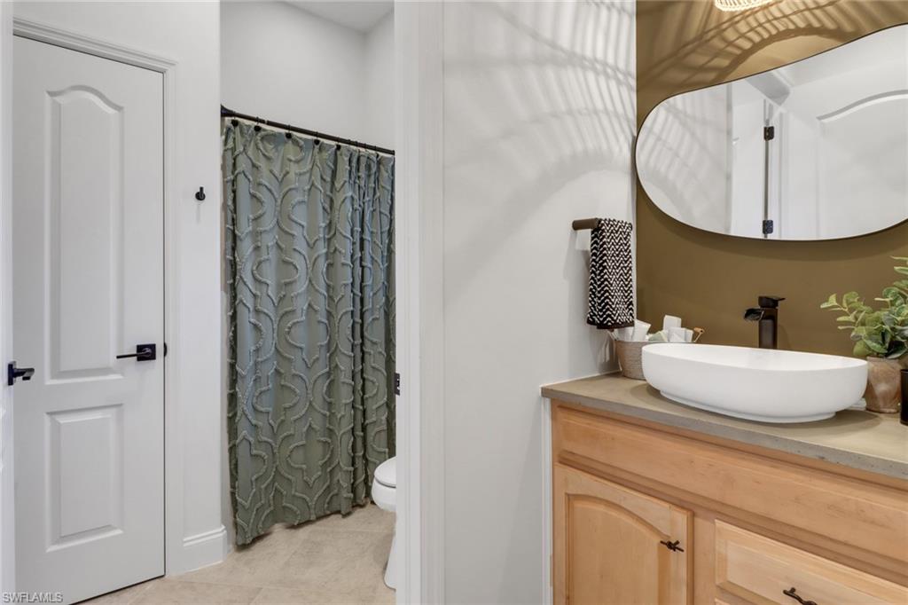 LITTLE HICKORY SHORES - Residential