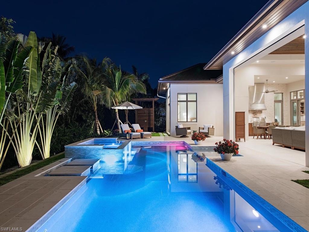 MOORINGS - Residential