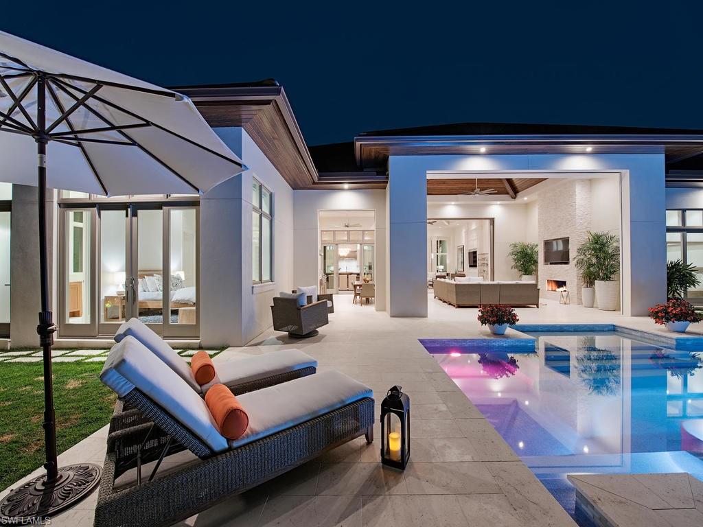 MOORINGS - Residential