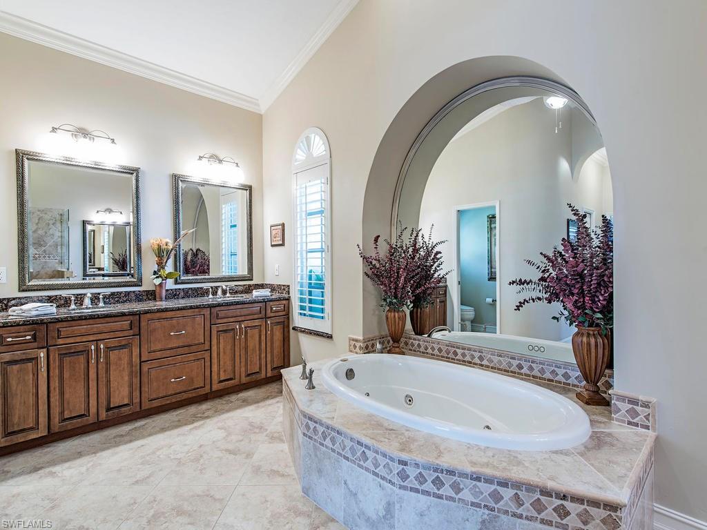 LONGSHORE LAKE - Residential