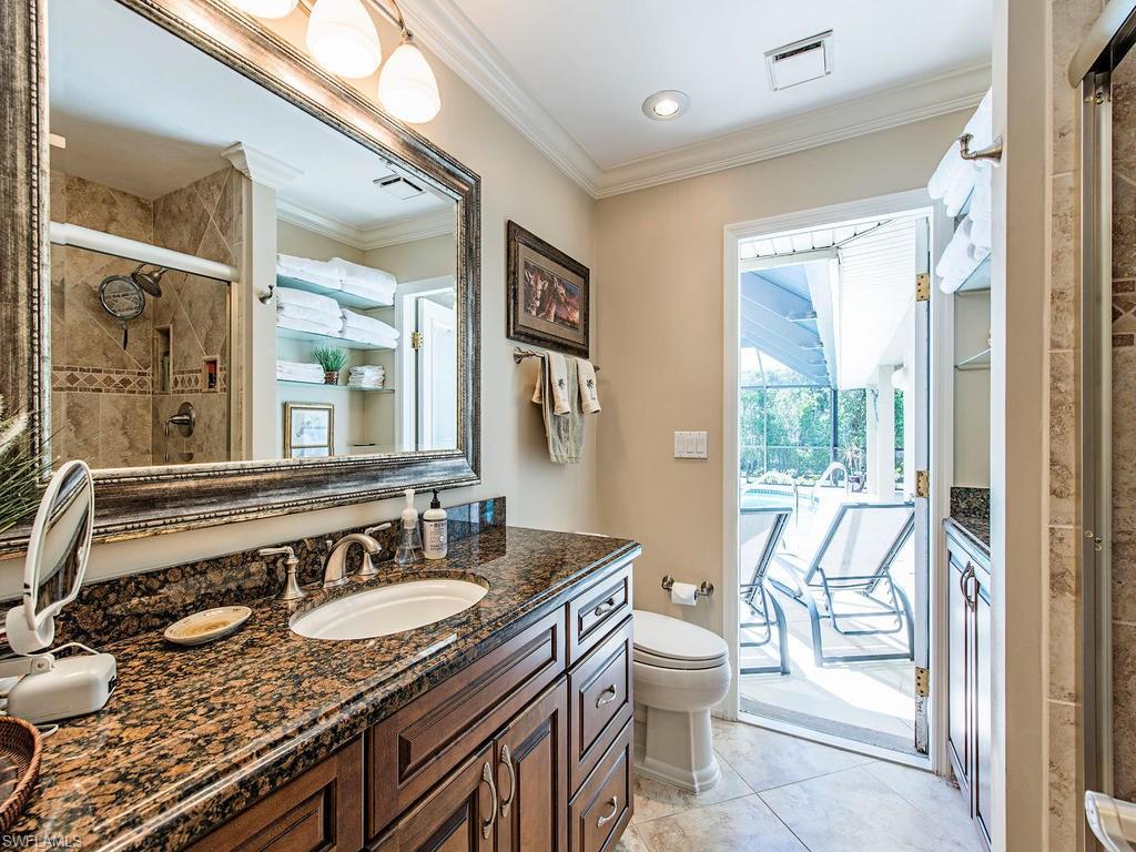 LONGSHORE LAKE - Residential