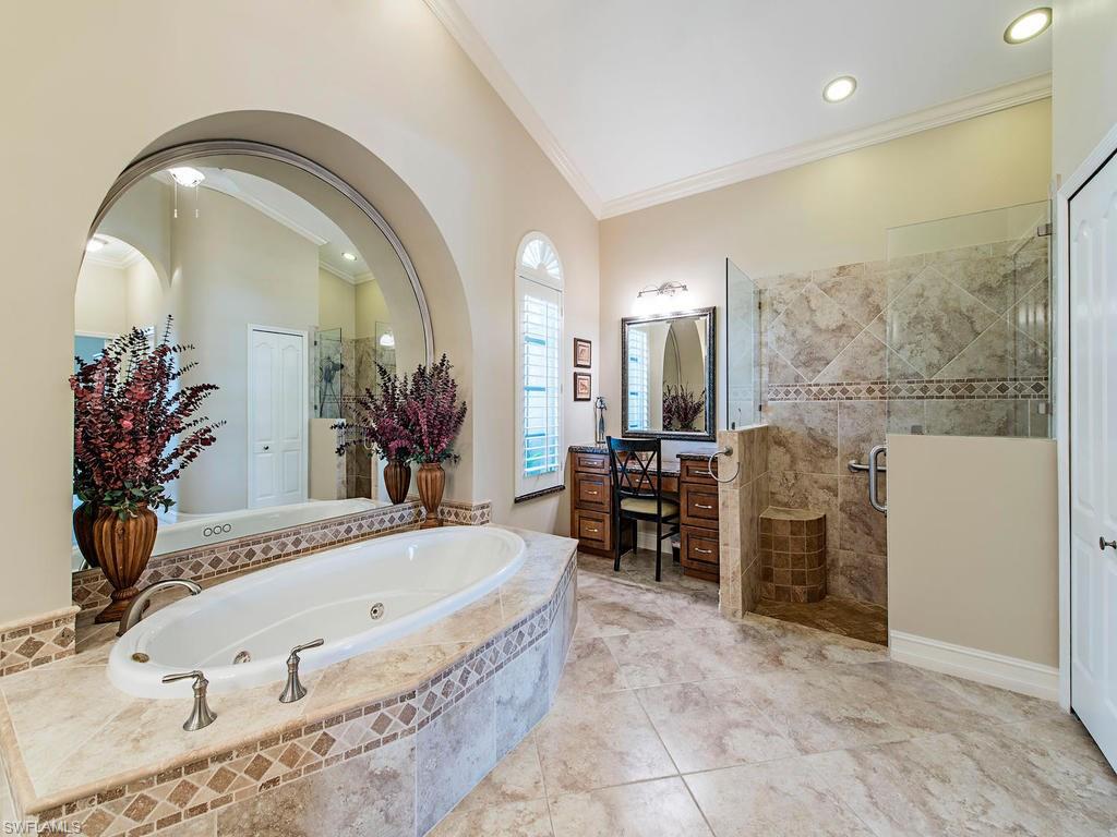 LONGSHORE LAKE - Residential