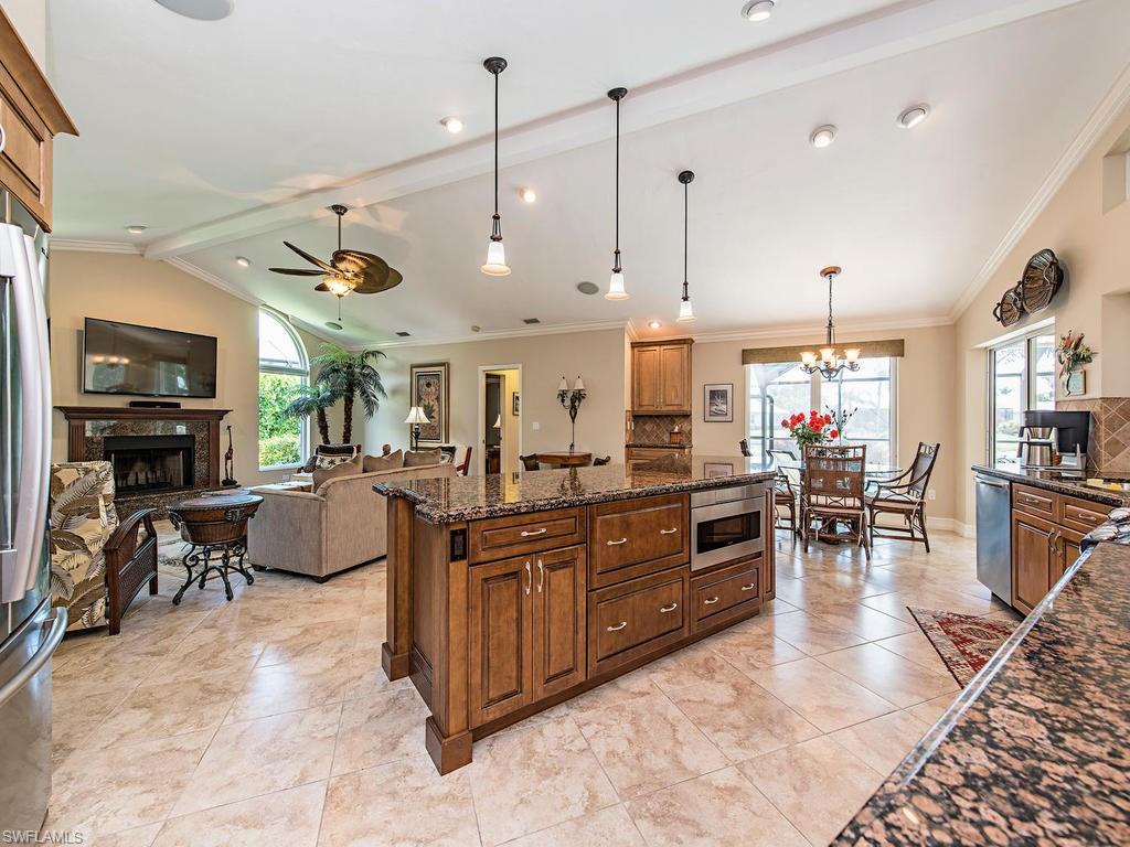 LONGSHORE LAKE - Residential