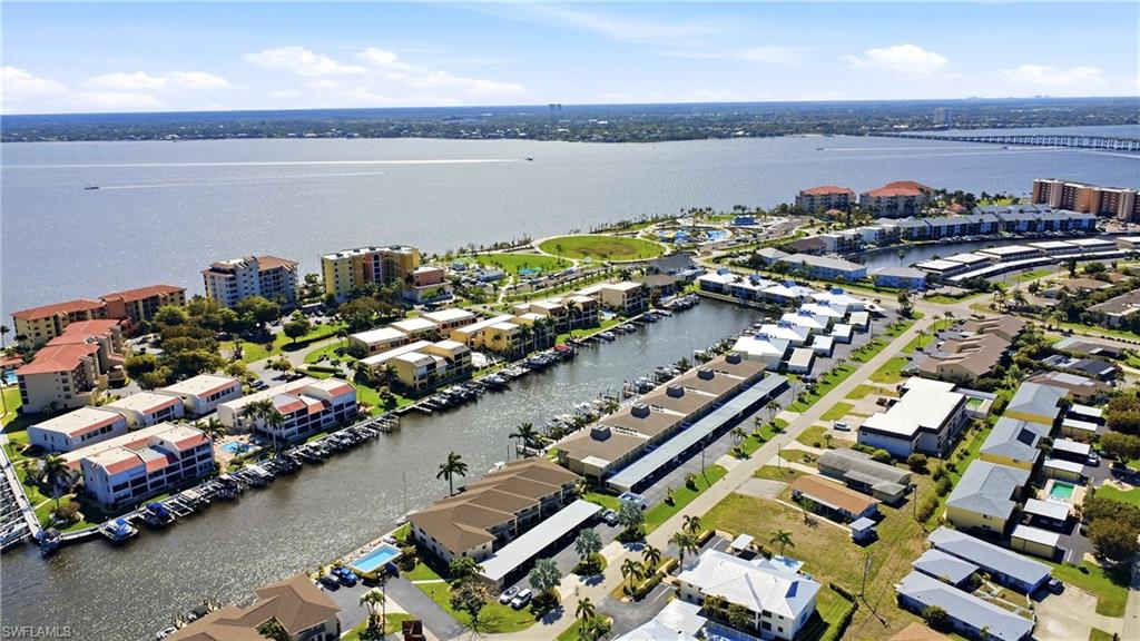 RIVER HARBOR CLUB CONDO - Residential