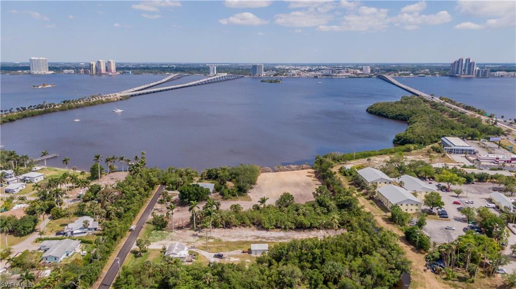 HARBOR ESTATES - Land