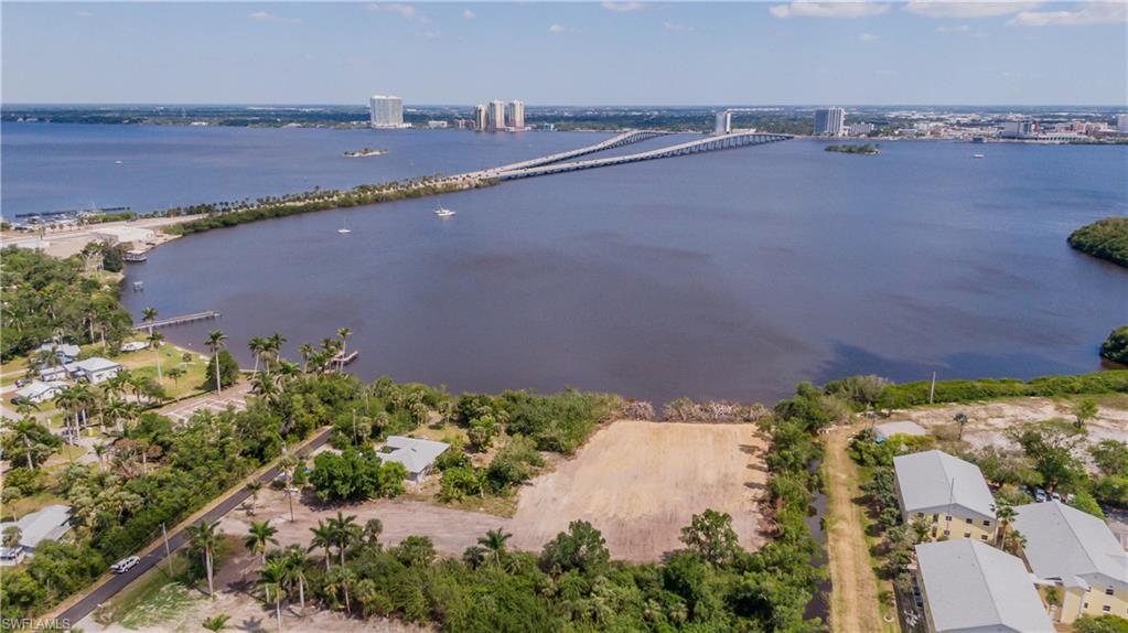 HARBOR ESTATES - Land