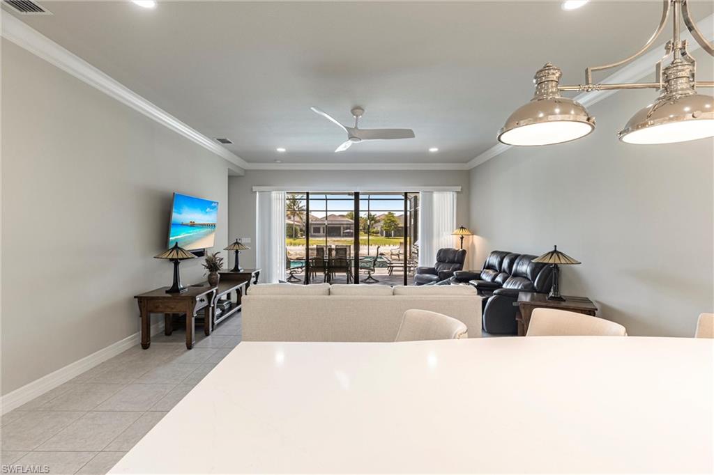 4330 Aurora ST