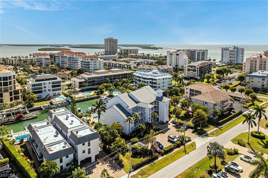 PELICAN PERCH - Residential