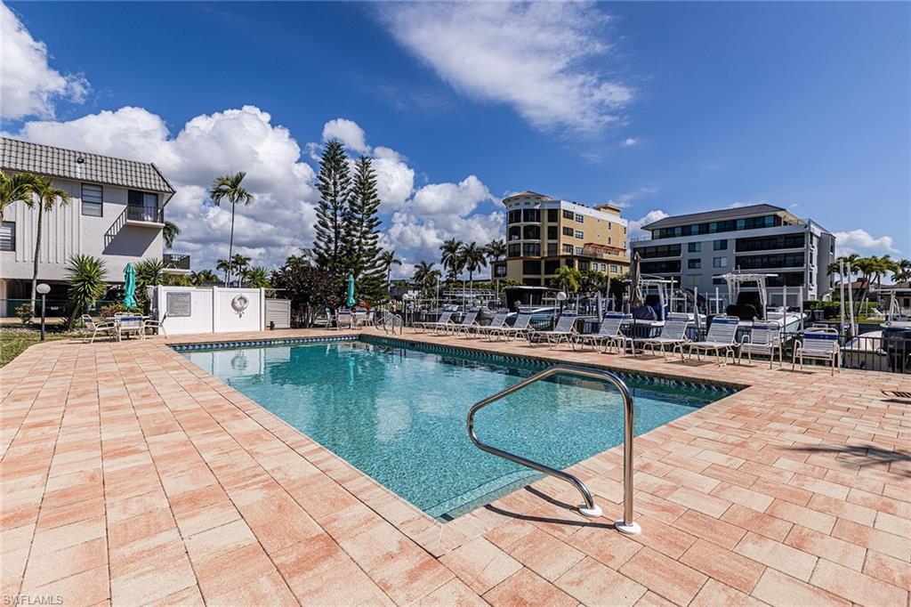 PELICAN PERCH - Residential