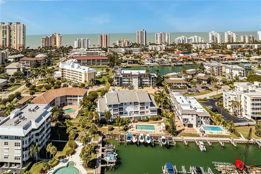 PELICAN PERCH - Residential