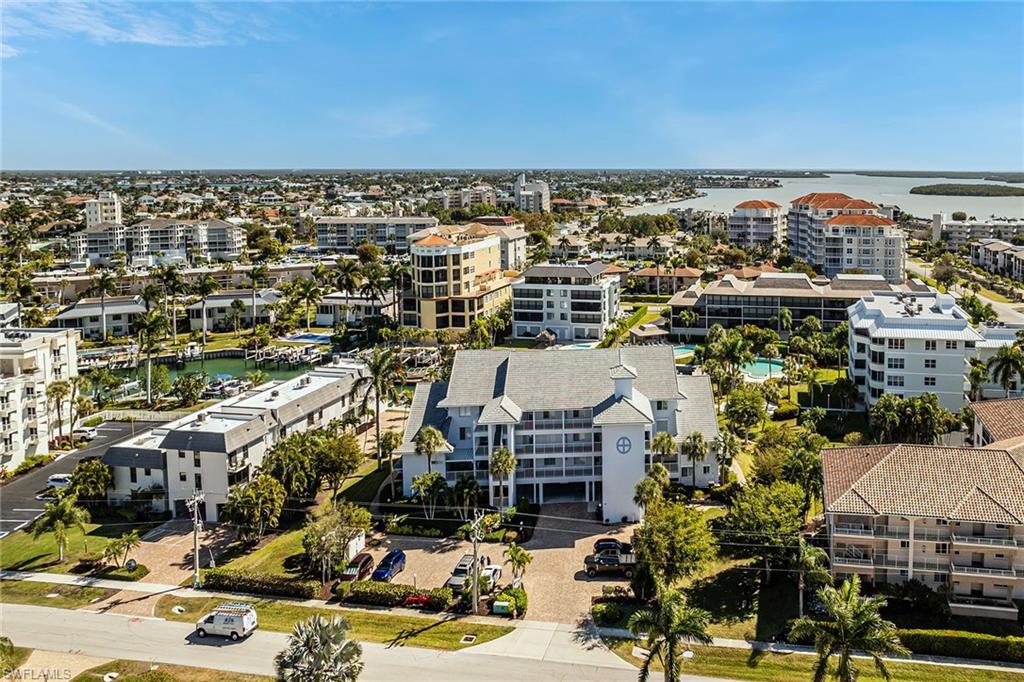 PELICAN PERCH - Residential