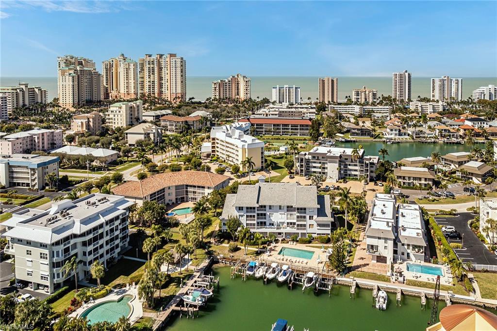 PELICAN PERCH - Residential