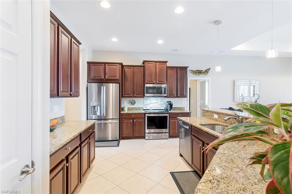 CATALINA ISLES - Residential