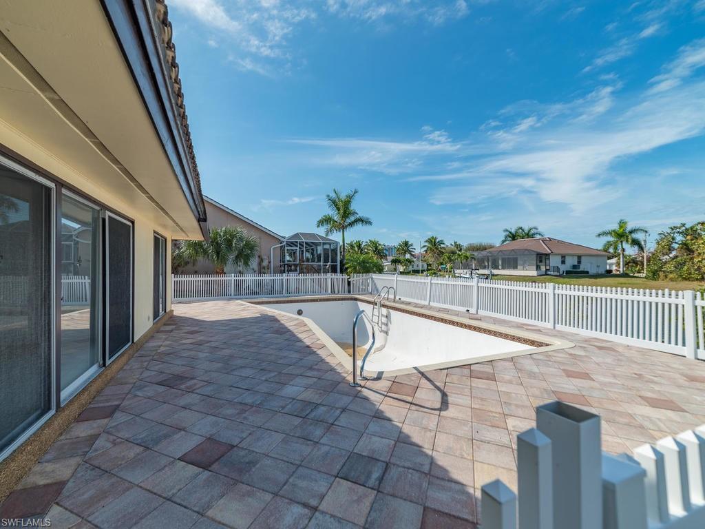MARCO ISLAND - Residential