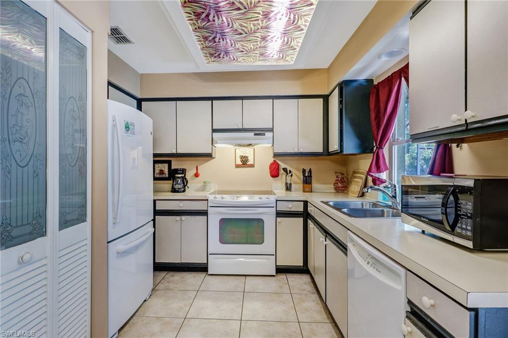 SAN CARLOS PARK - Residential