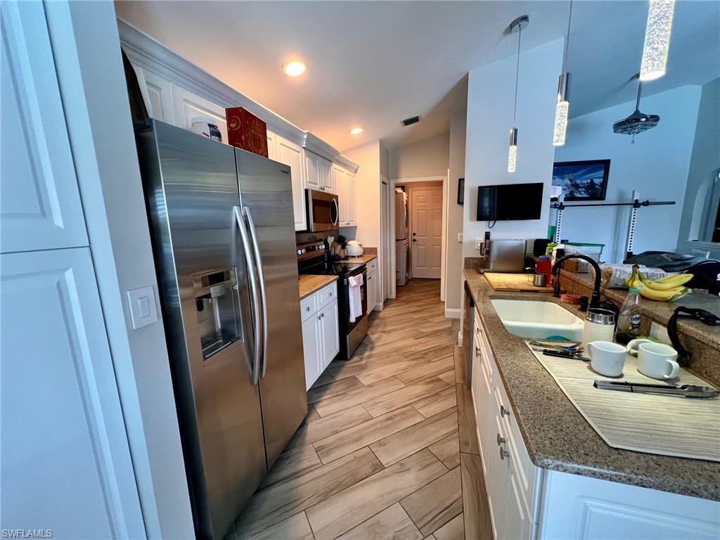 CROSS CREEK ESTATES - Residential Lease