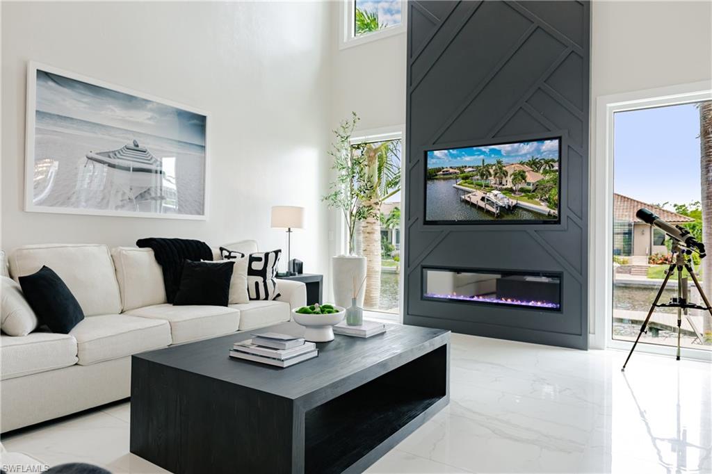 MARCO BEACH - Residential