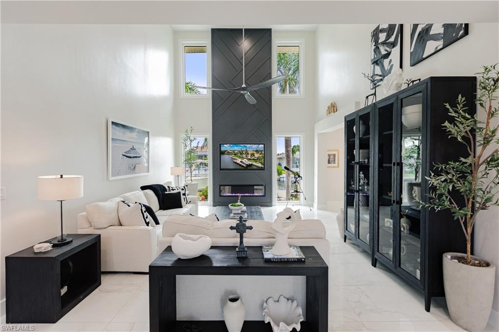 MARCO BEACH - Residential