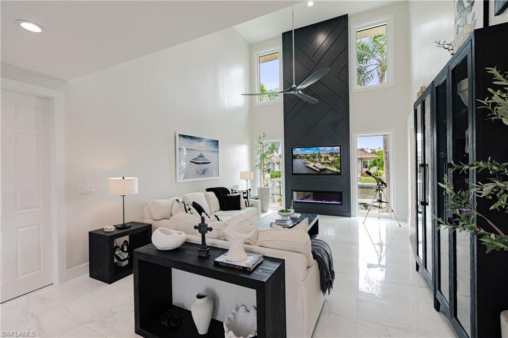 MARCO BEACH - Residential