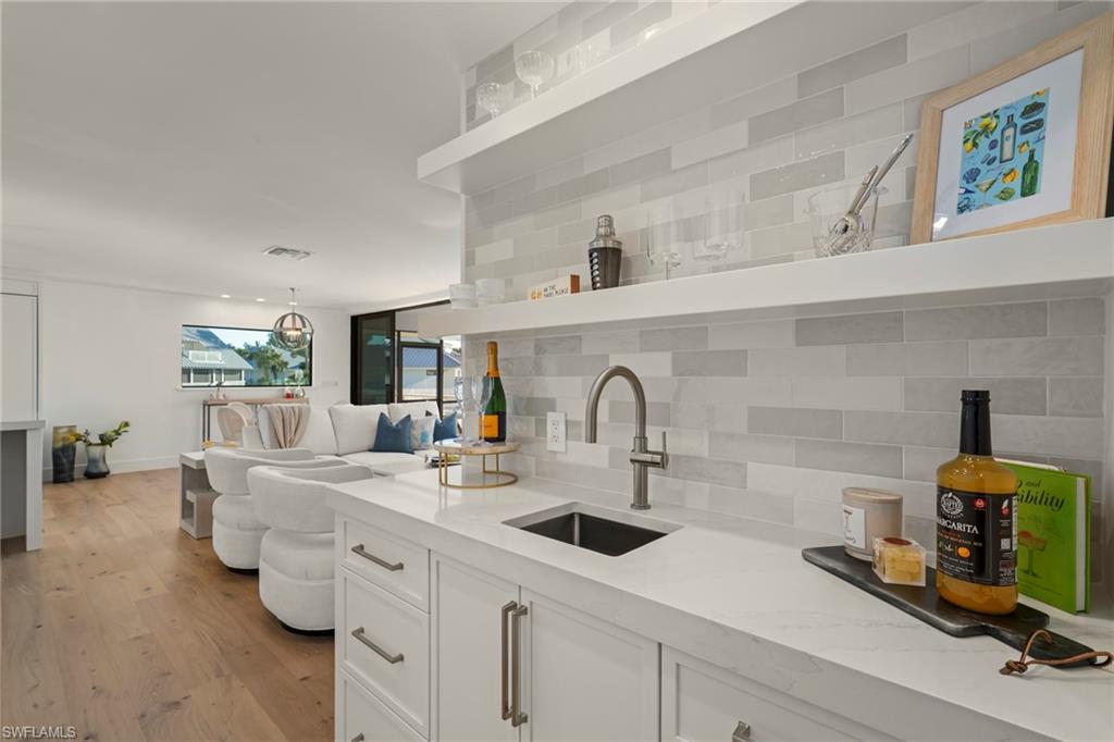 BEACH HOMES - Residential