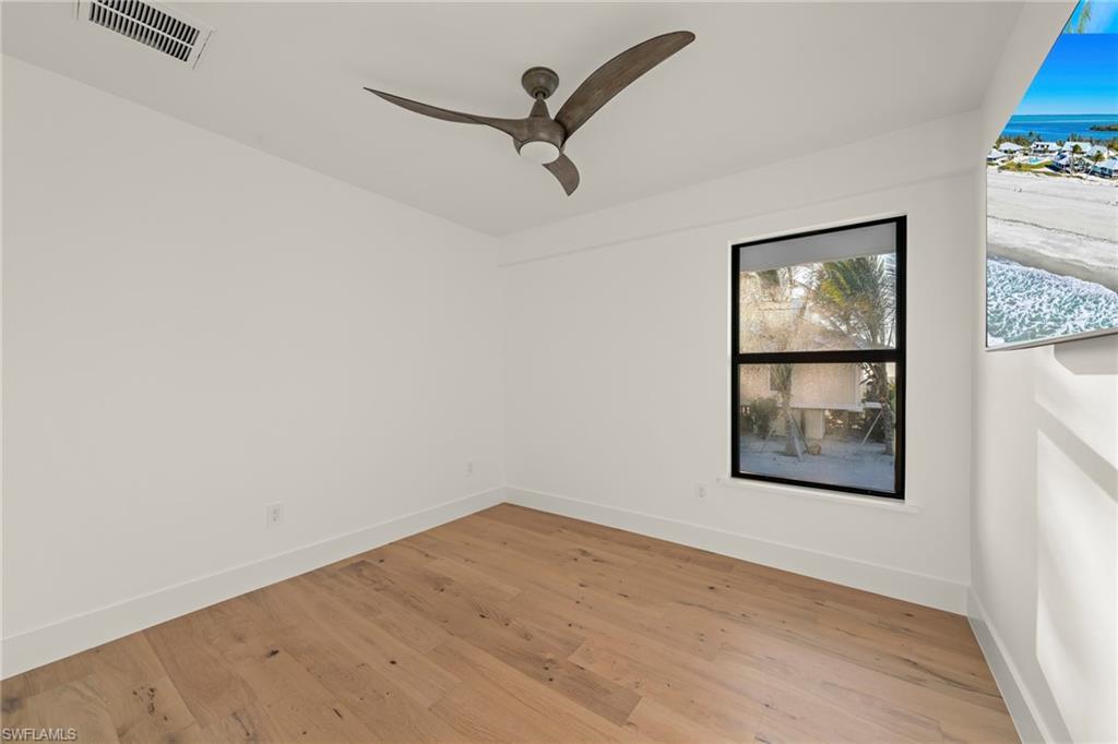 BEACH HOMES - Residential