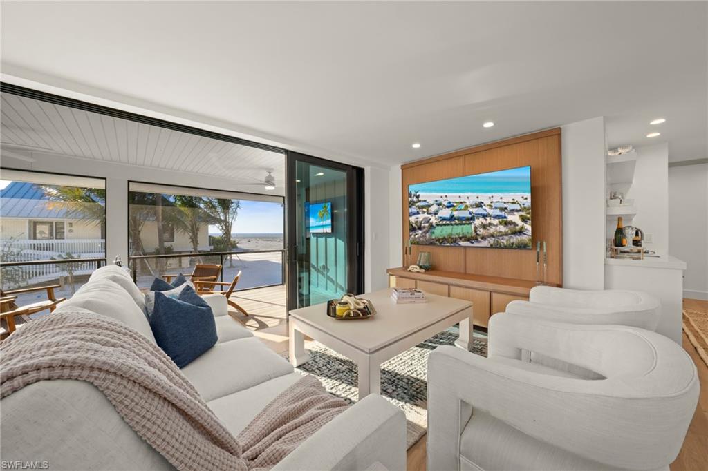 BEACH HOMES - Residential