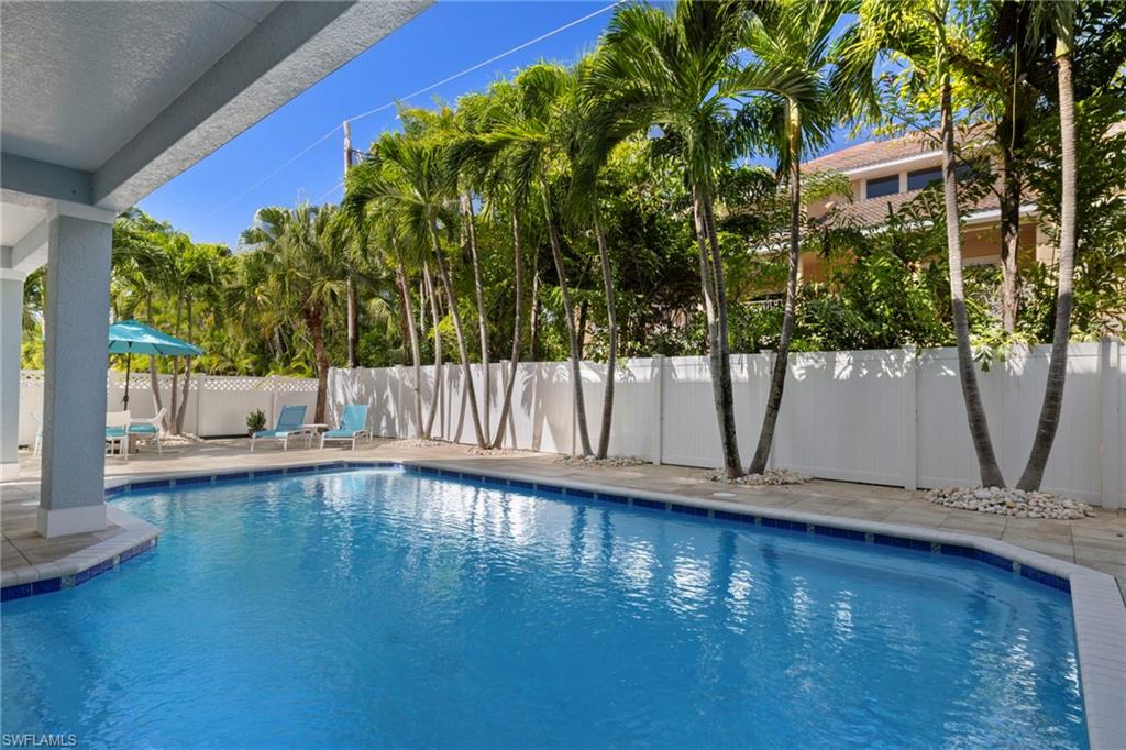CAPTIVA BEACH - Residential