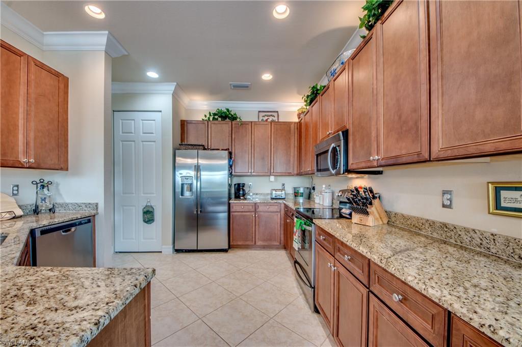 BOTANICA LAKES - Residential