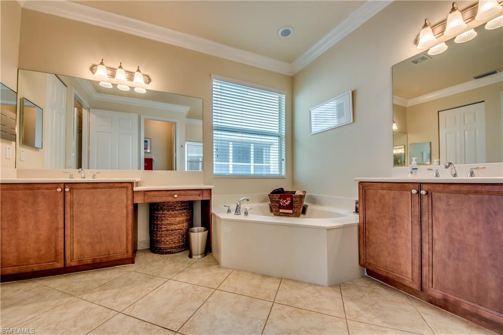 BOTANICA LAKES - Residential