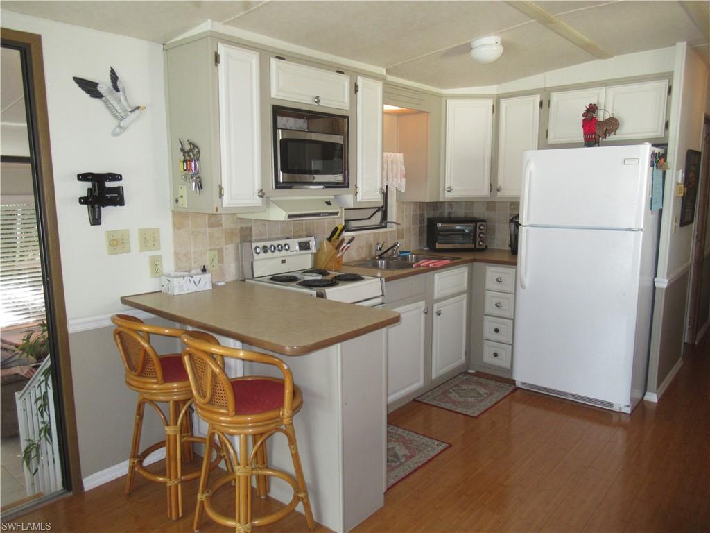 CORKSCREW WOODLANDS - Residential