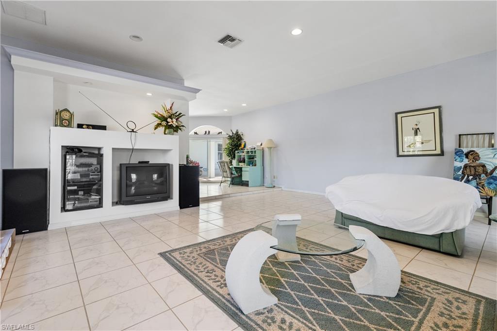 MEADOWBROOK ESTATE - Residential