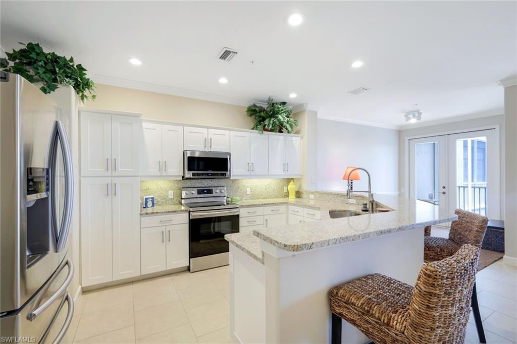 SUTTON WALK - Residential