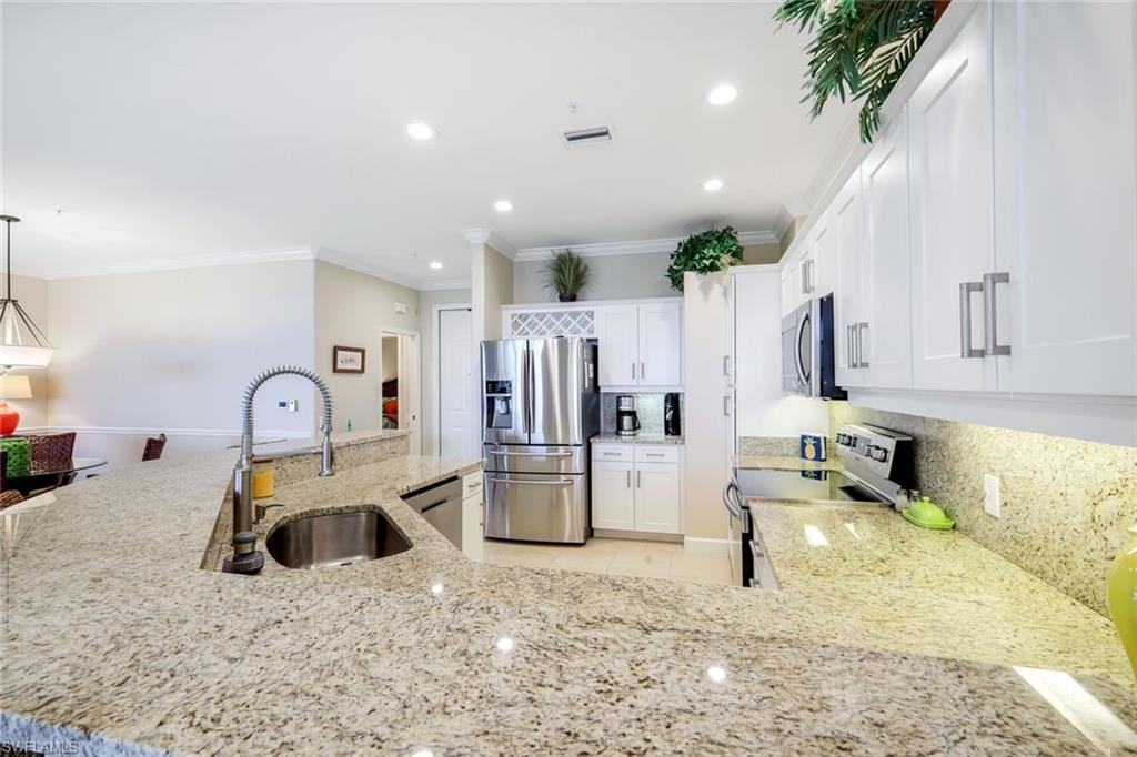 SUTTON WALK - Residential