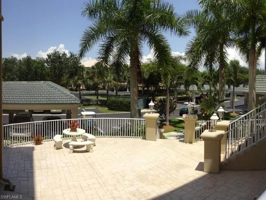 SUTTON WALK - Residential