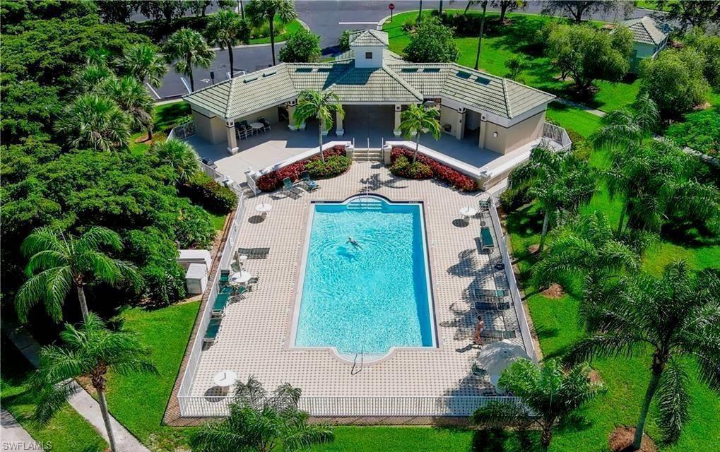 SUTTON WALK - Residential