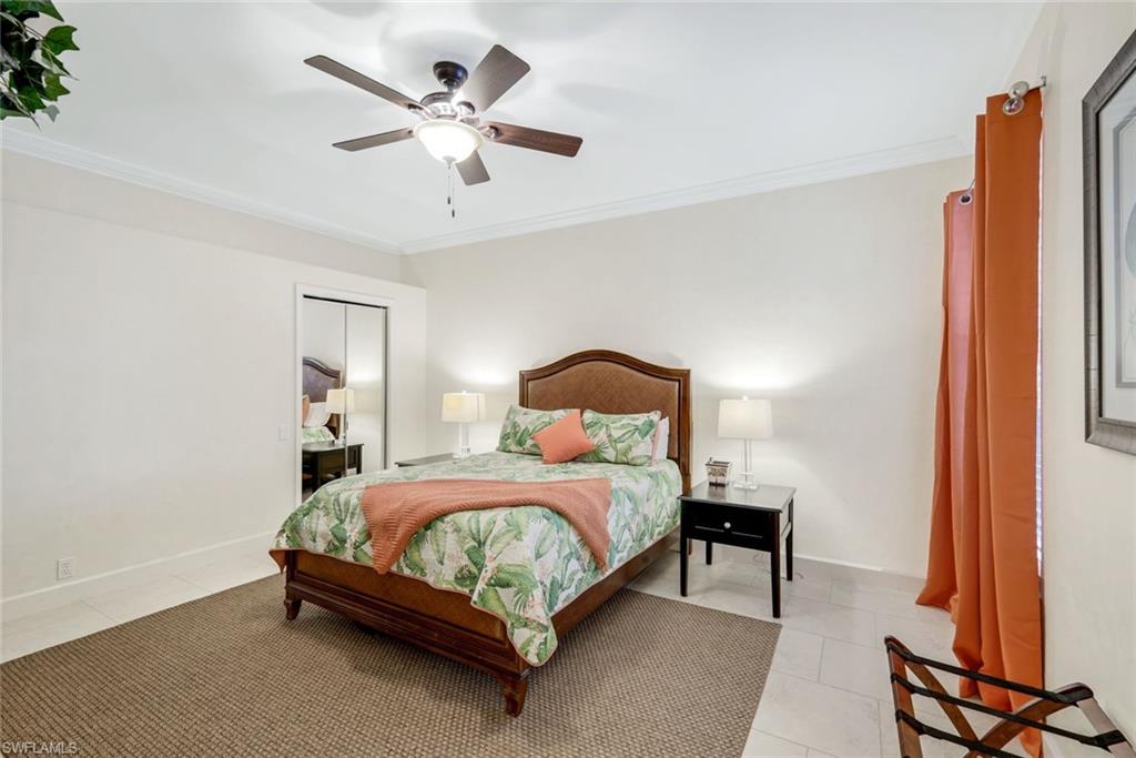 SUTTON WALK - Residential