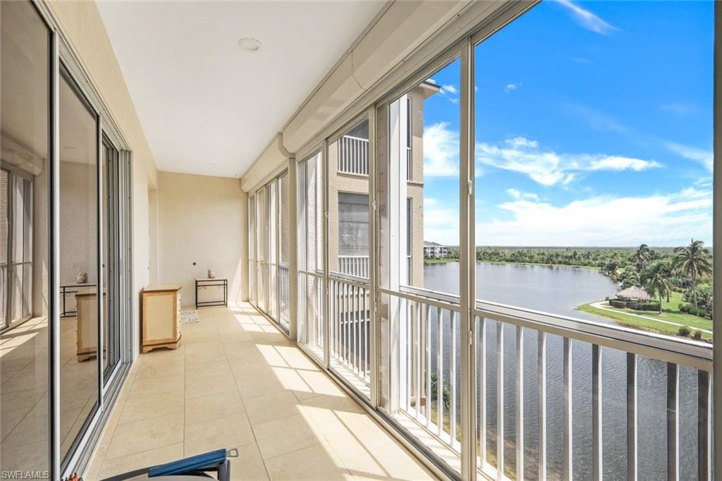 SUTTON WALK - Residential