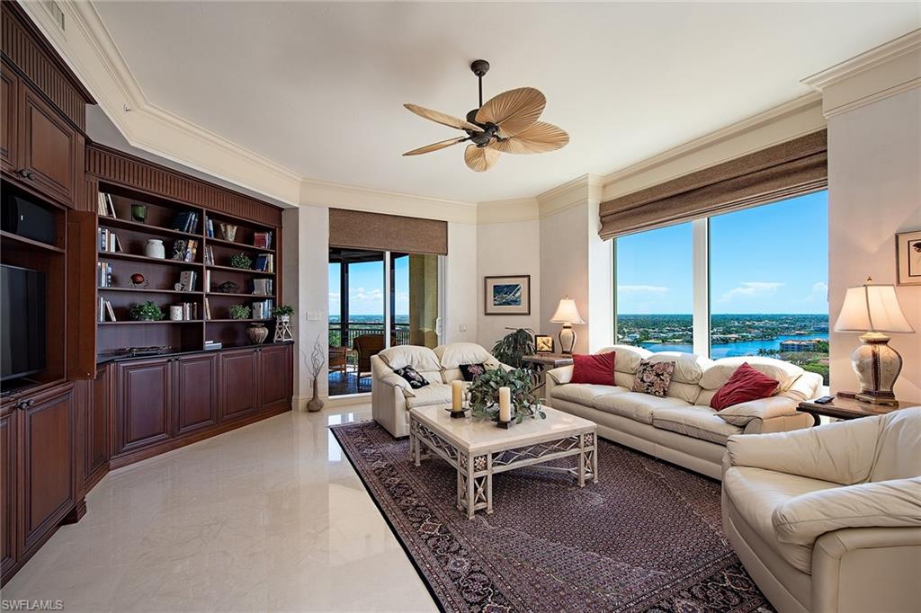 SEASONS AT NAPLES CAY - Residential