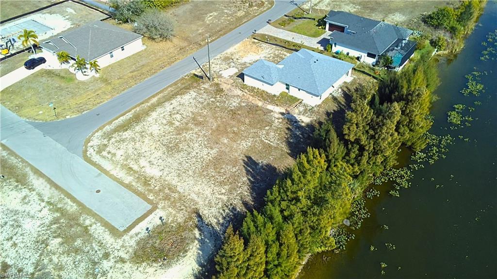 CAPE CORAL - Land