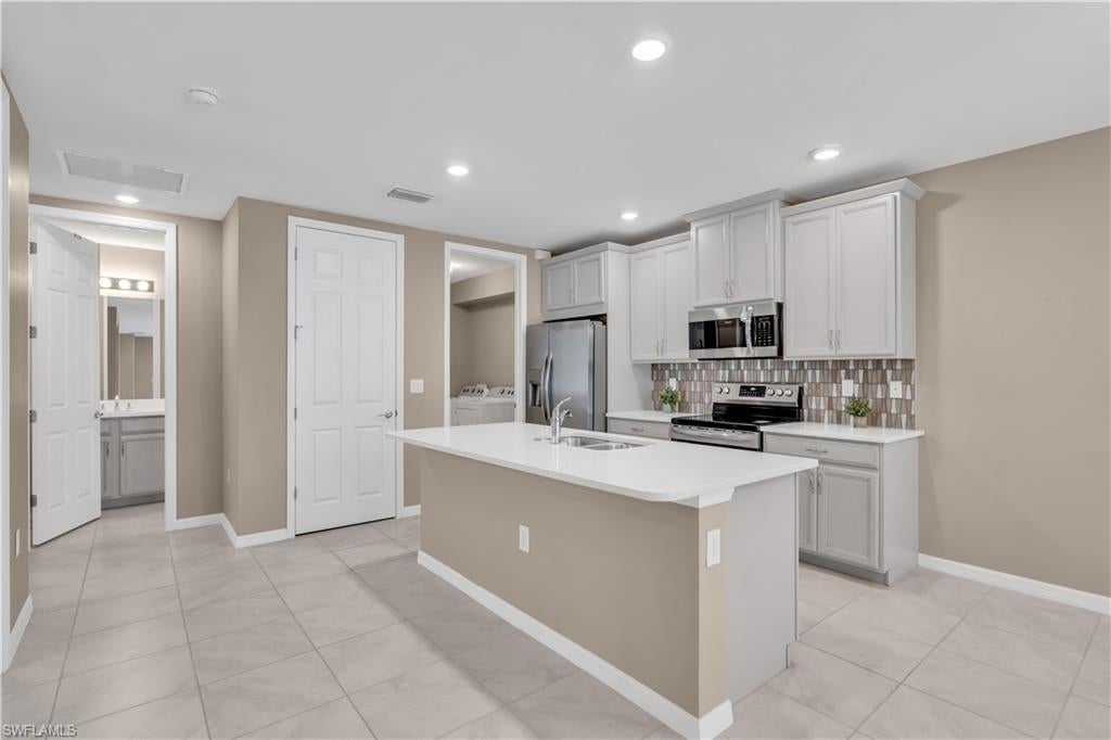 14695 Edgewater CIR