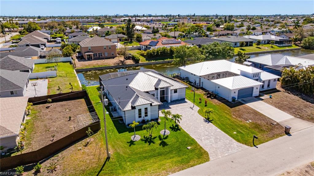 CAPE CORAL - Residential