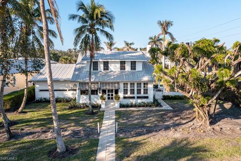 A home in NAPLES