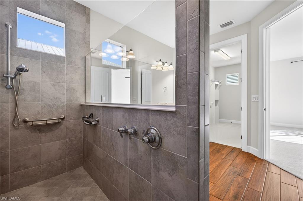 LAKE TIMBER - Residential