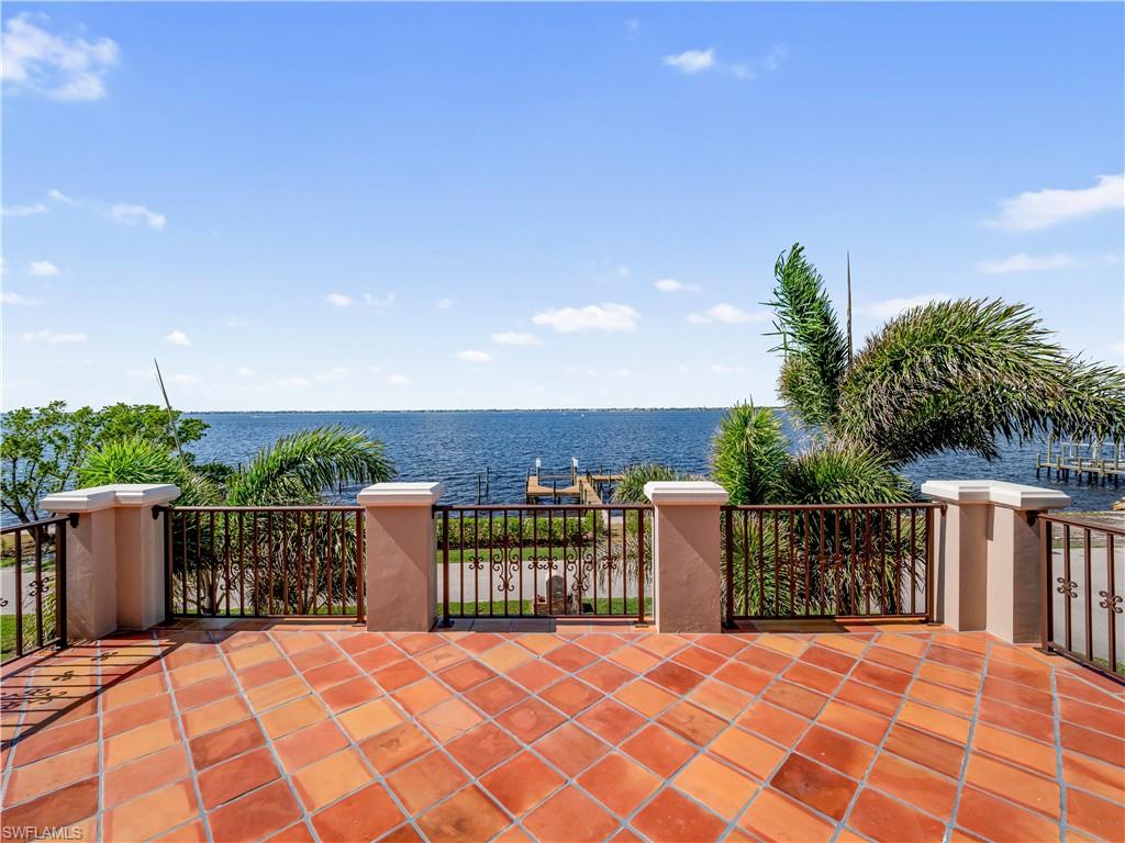 TWIN PALM ESTATES - Residential