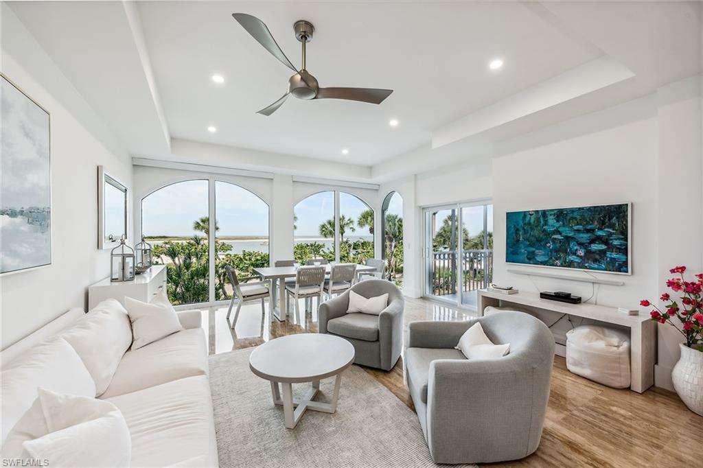 HIDEAWAY BEACH - Residential