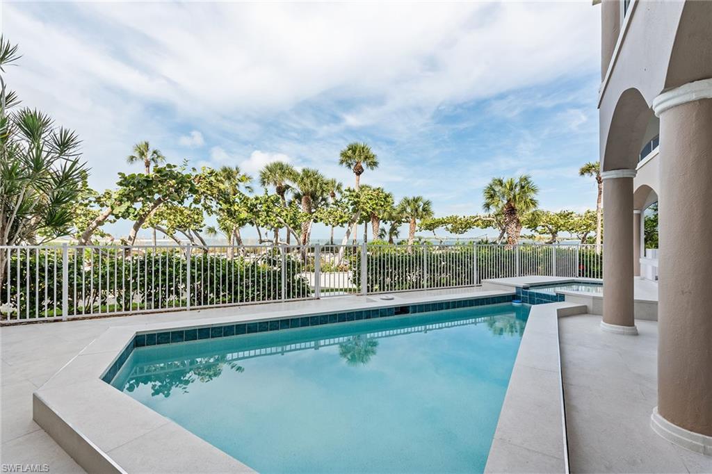 HIDEAWAY BEACH - Residential