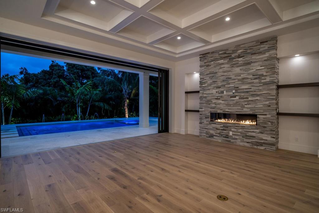 PARK SHORE - Residential